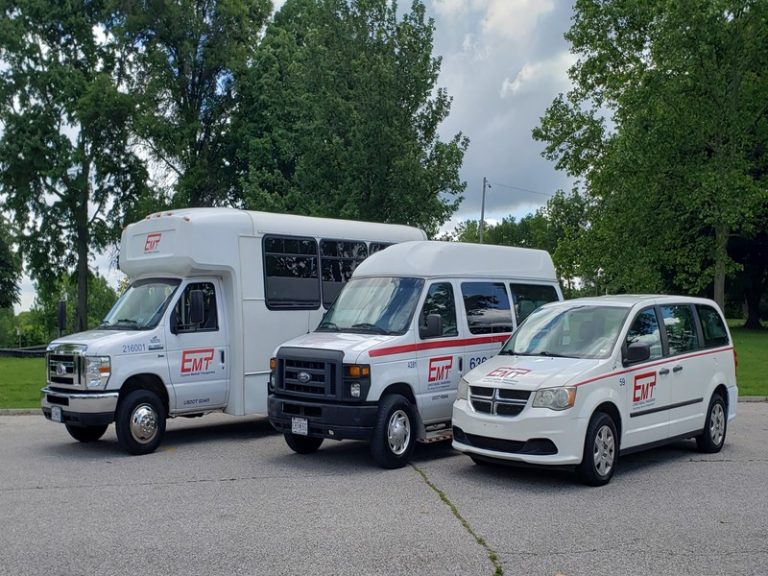 Family Guide to Preparing Seniors Medical Transport Without Stress