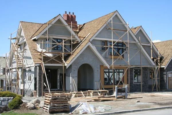 Choose a Reliable Roofing Contractor Crawfordville for Your Home