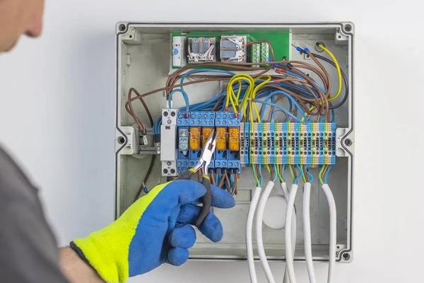Important Signs Your Home May Need Electrical Panel Replacement