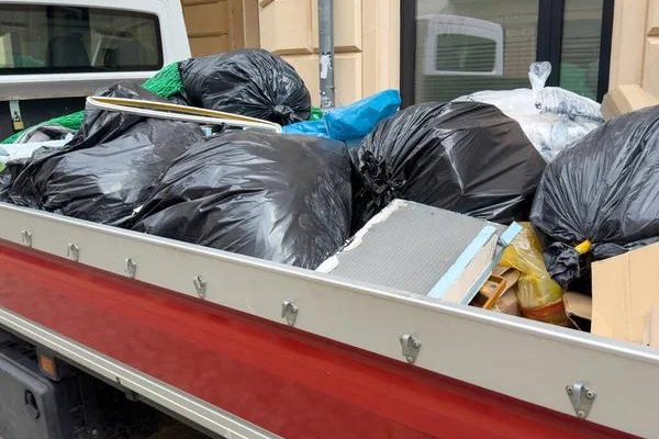 How Same-Day Junk Removal Services Help You Clear Unwanted Items Quickly